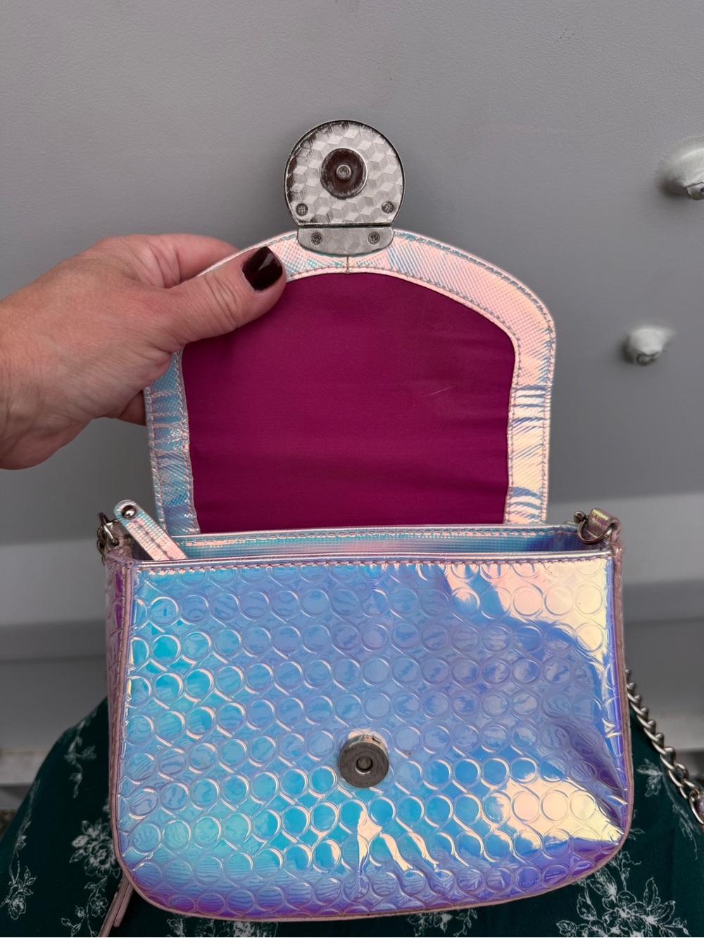 Nine West Iridescent Pink Purple Bubble-Texture Crossbody Bag Gold Chain Strap - Picture 9 of 16